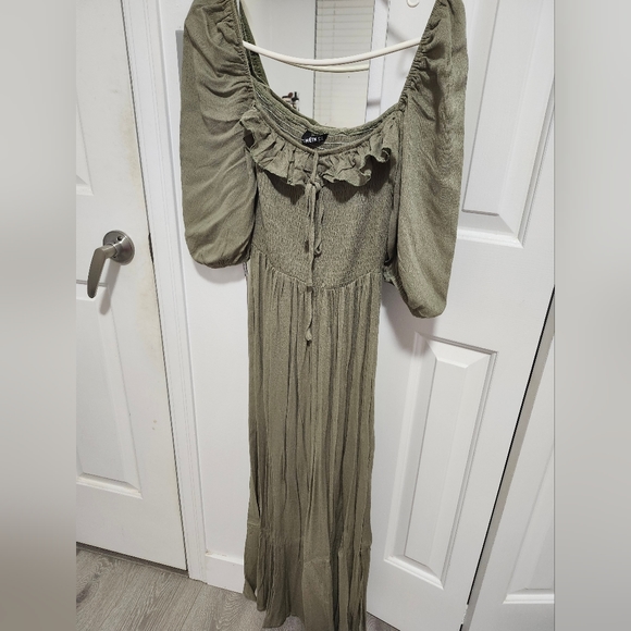 Shein Maxi dress - Picture 2 of 2